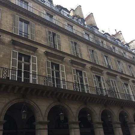 Lovely For 4 Louvre Pyramides Apartment *